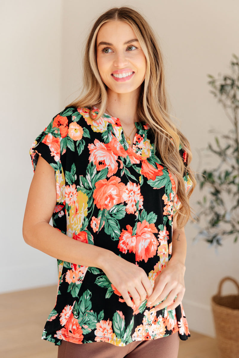 Lizzy Cap Sleeve Top in Black Garden Floral - Kayes Boutique