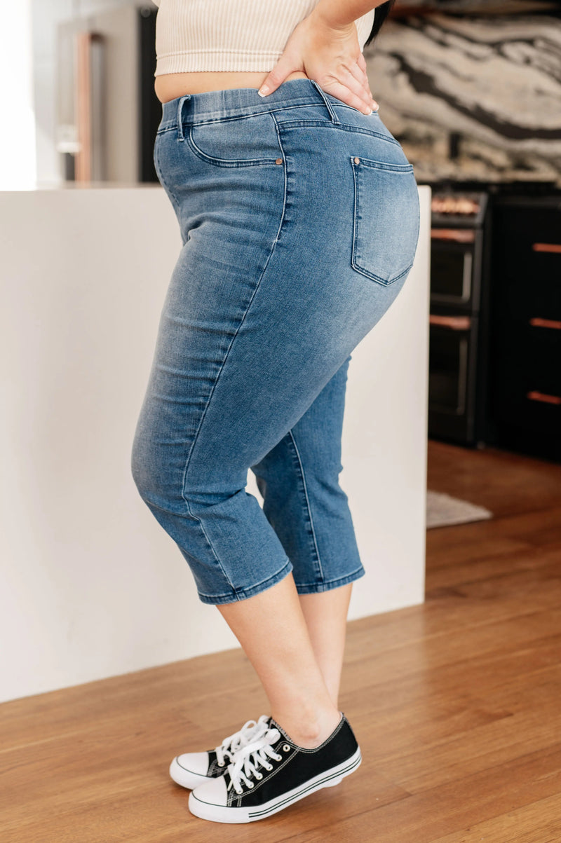 Emily High Rise Cool Denim Pull On Capri Jeans - Kayes Boutique